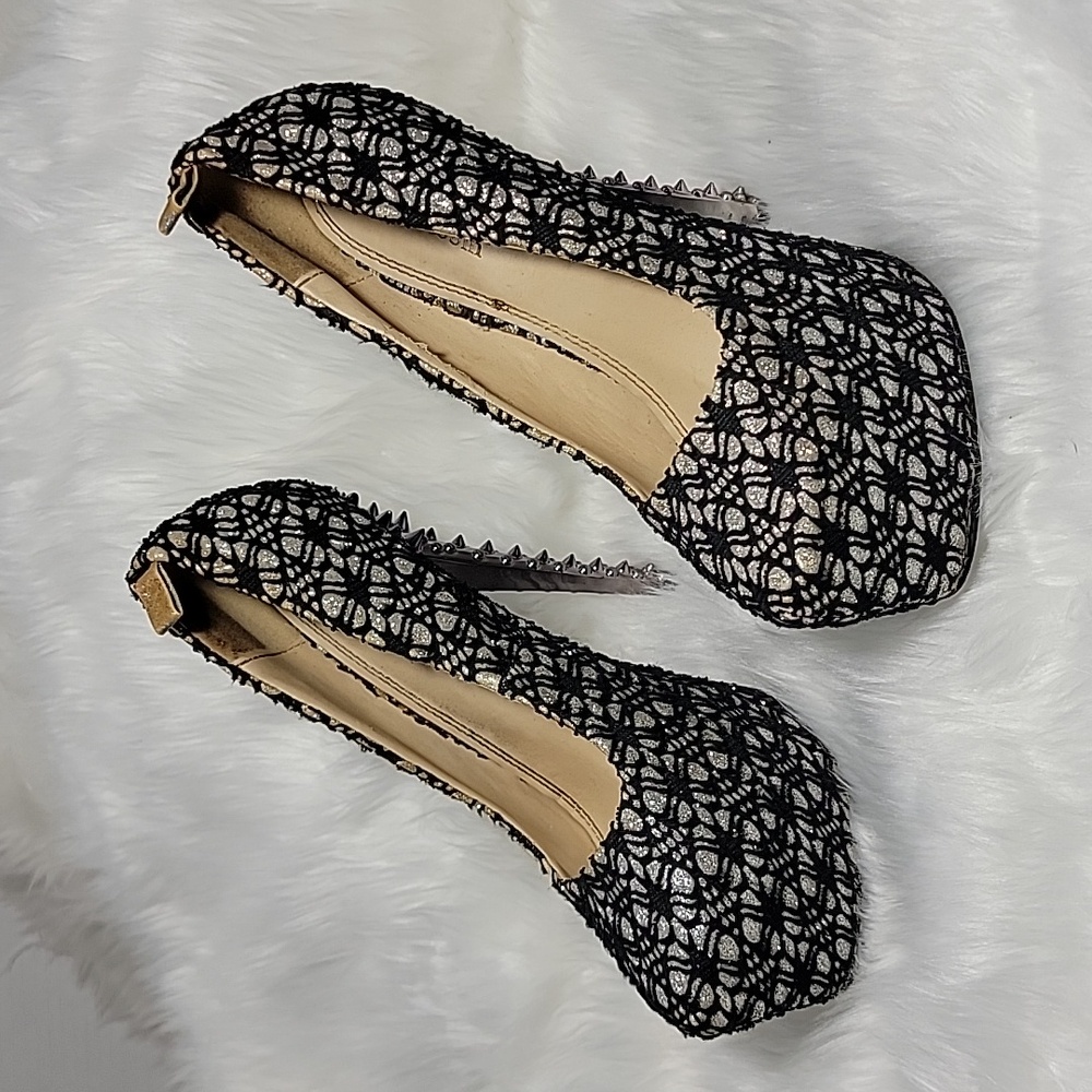 Cape Robbin Black/Silver Lace Stiletto Metallic Stud Heel Size 7.5